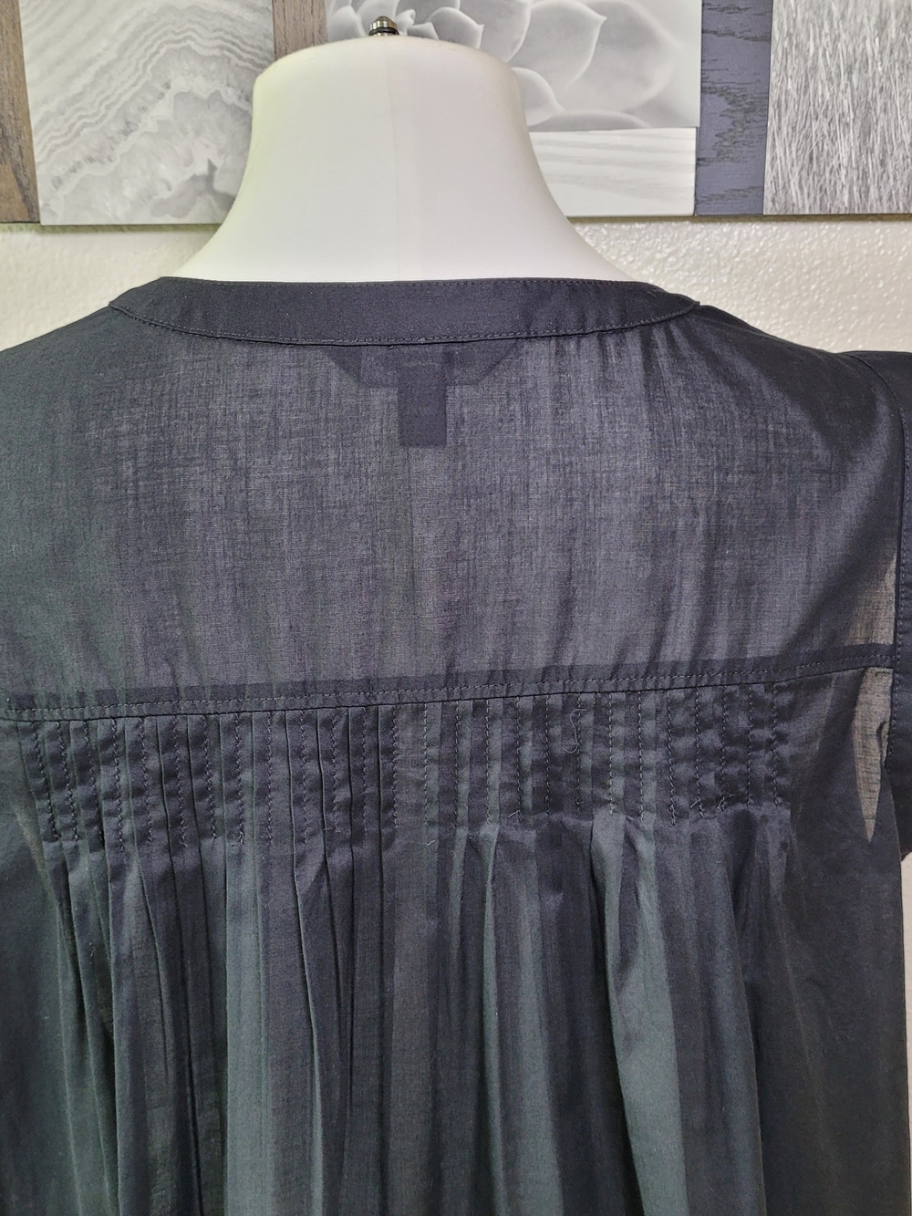 Banana Republic Black Picot Sleeveless Button-Front Pintuck Top - Picture 6 of 11